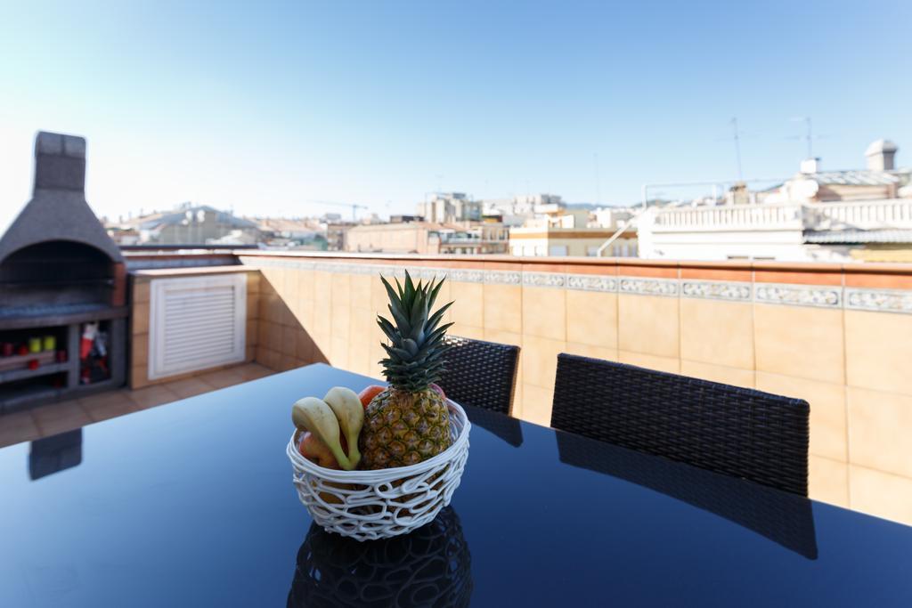 LetsGo Sagrada Familia Penthouse Apartment Barcelona Bagian luar foto