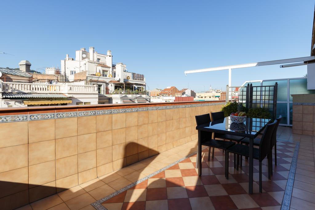 LetsGo Sagrada Familia Penthouse Apartment Barcelona Bagian luar foto