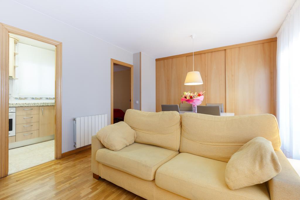 LetsGo Sagrada Familia Penthouse Apartment Barcelona Bagian luar foto